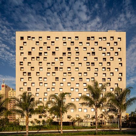 B Hotel 브라질리아 외부 사진 The 1960s-built 12-storey, 200-bed, 100-room nursing home at the Royal Perth Hospital, Perth, Western Australia.