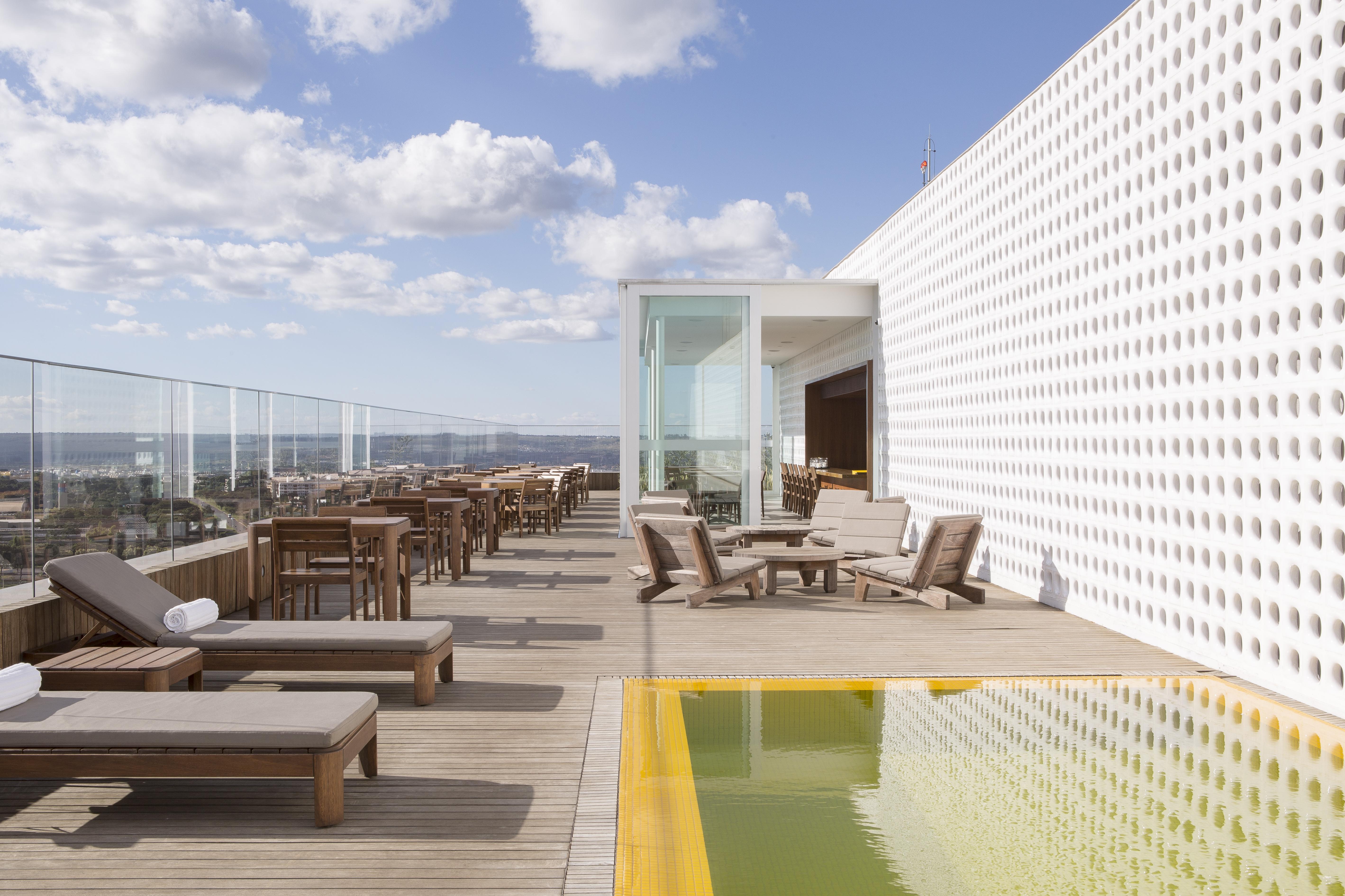 B Hotel 브라질리아 외부 사진 The rooftop pool at the hotel